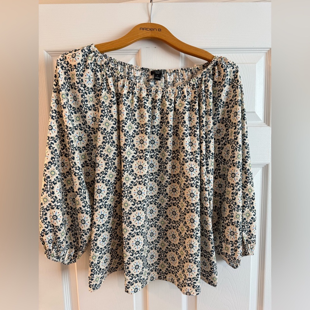 Ann Taylor Navy and Cream Patterned Blouse